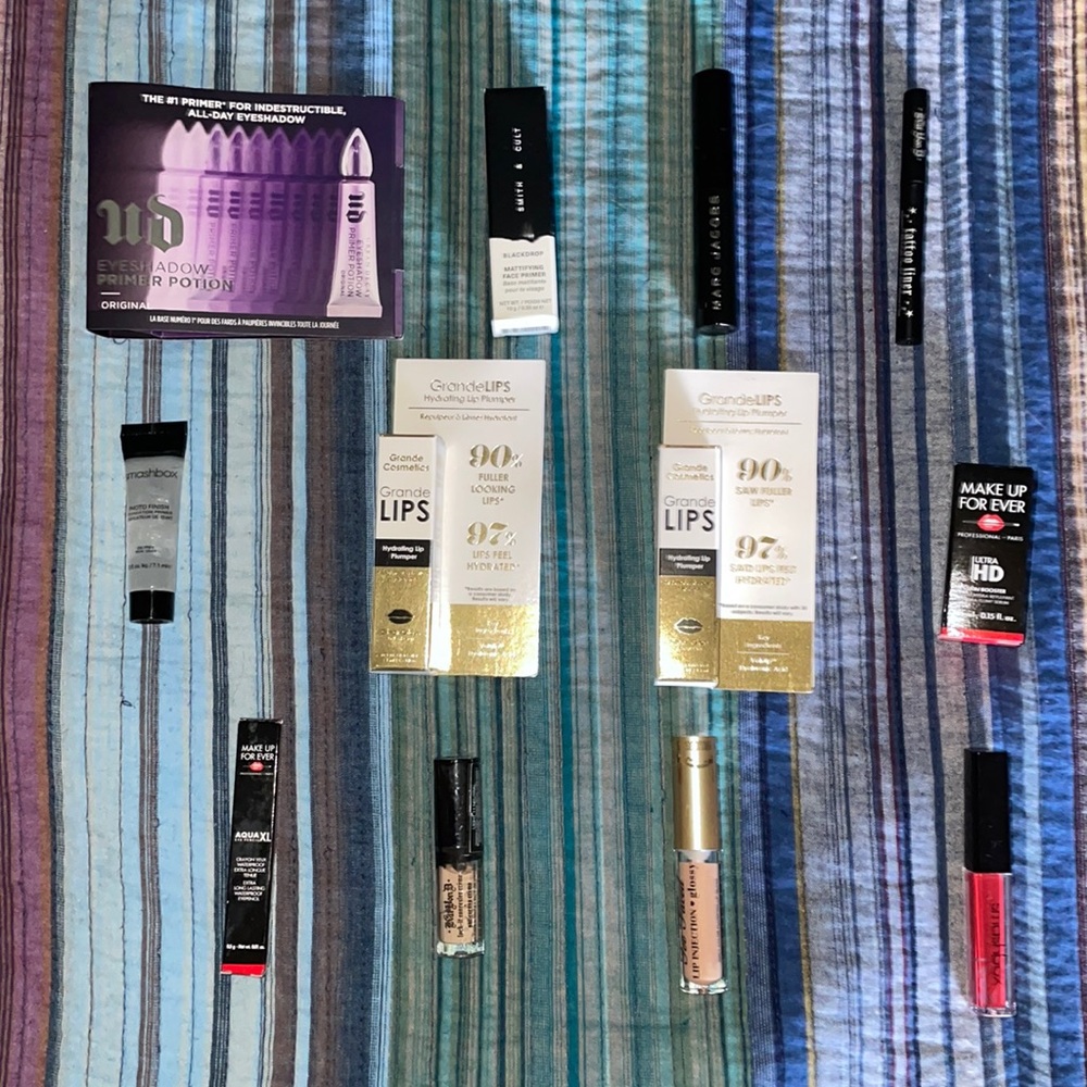 12 Makeup samples new